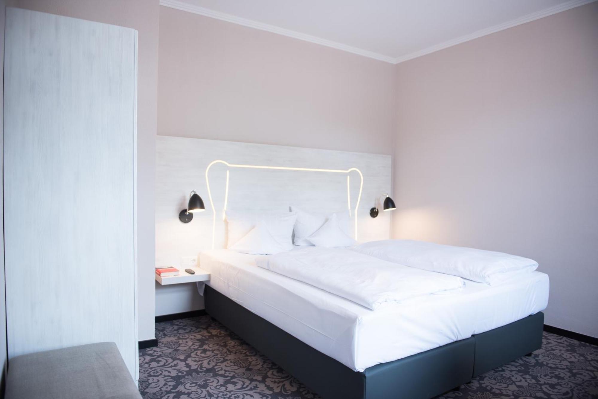 קירכיימבולנדן Parkhotel Schillerhain חדר תמונה