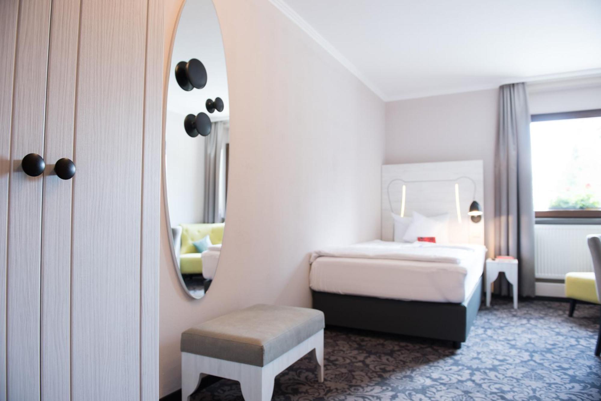 קירכיימבולנדן Parkhotel Schillerhain מראה חיצוני תמונה