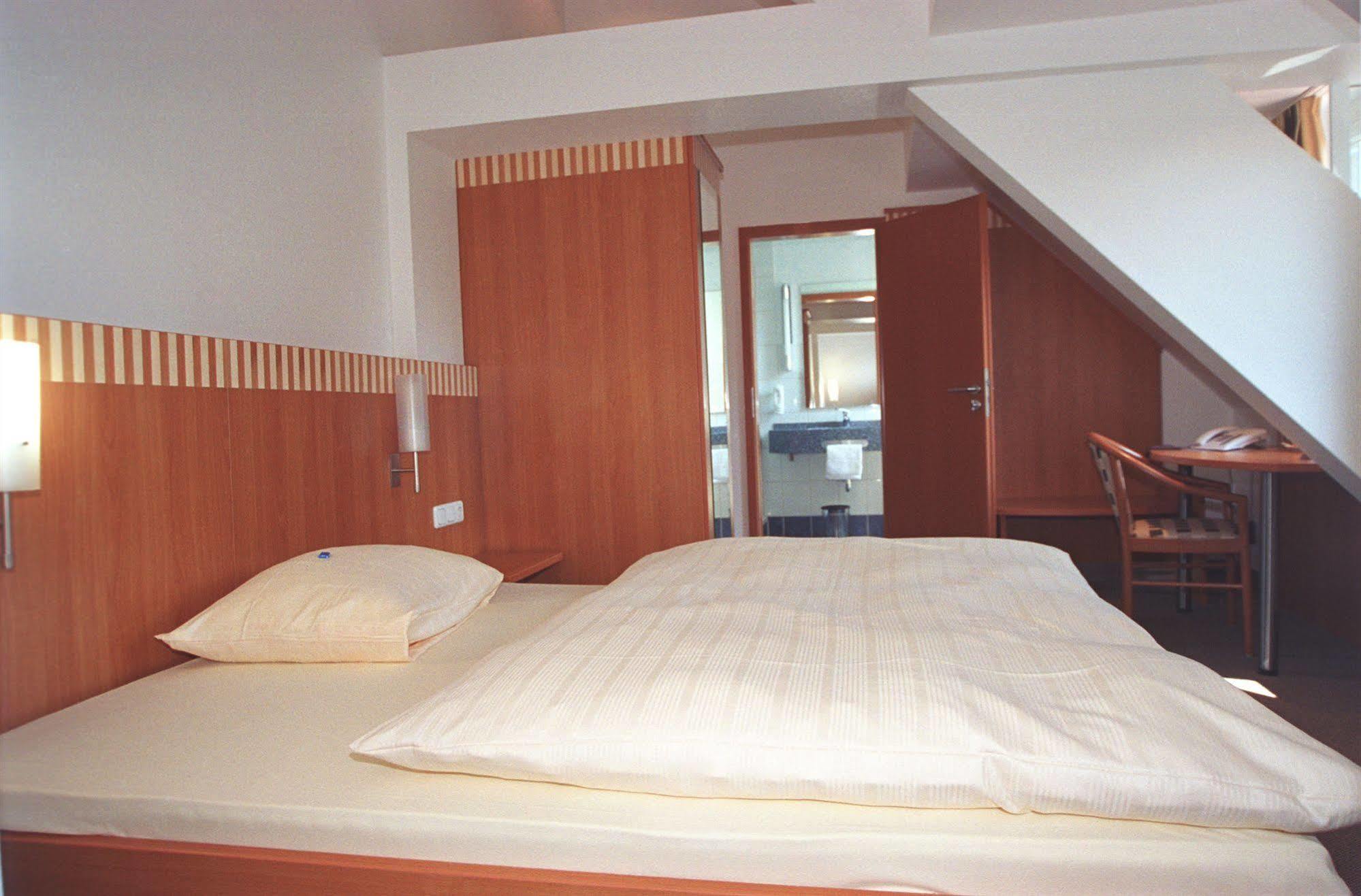 קירכיימבולנדן Parkhotel Schillerhain מראה חיצוני תמונה