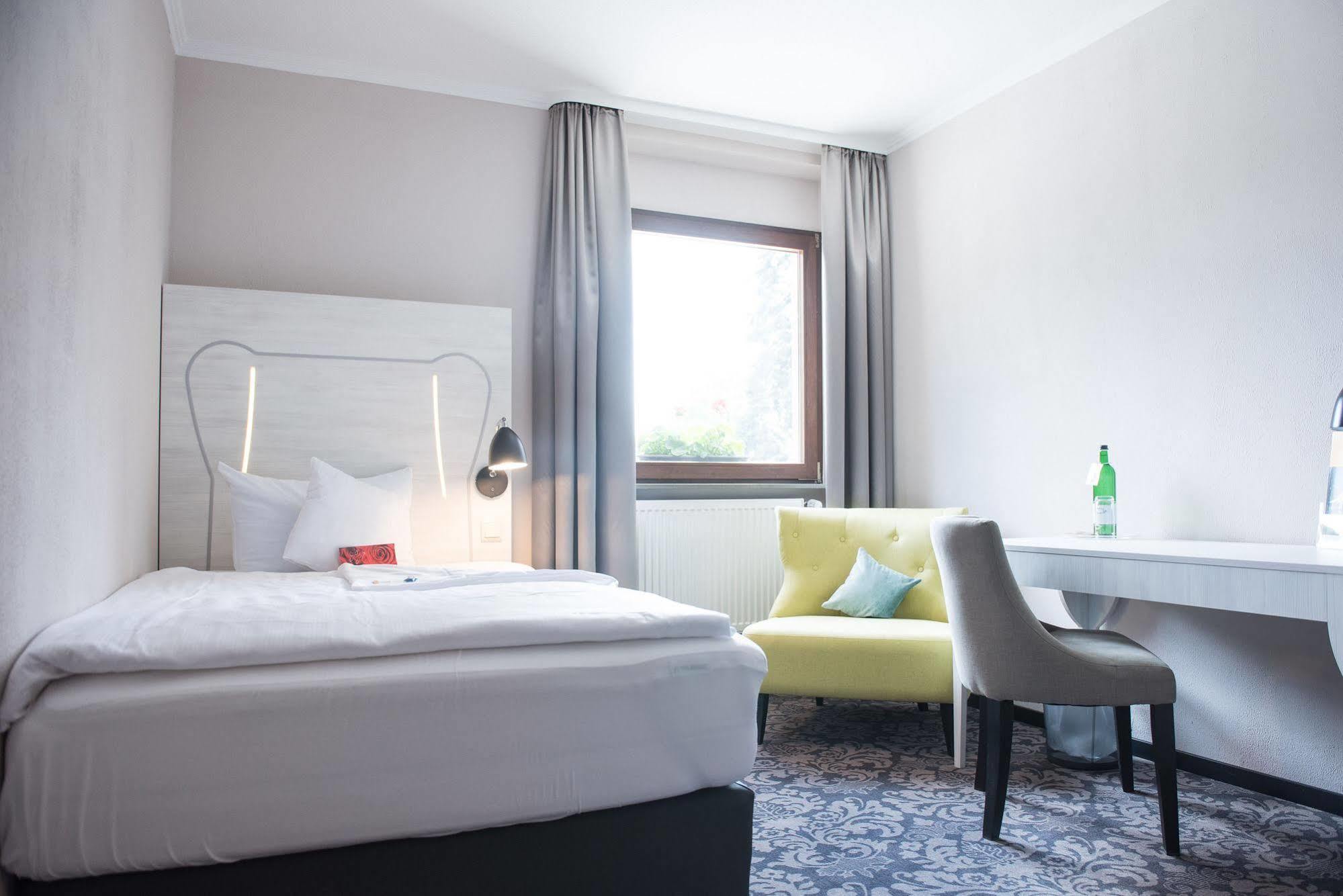 קירכיימבולנדן Parkhotel Schillerhain מראה חיצוני תמונה